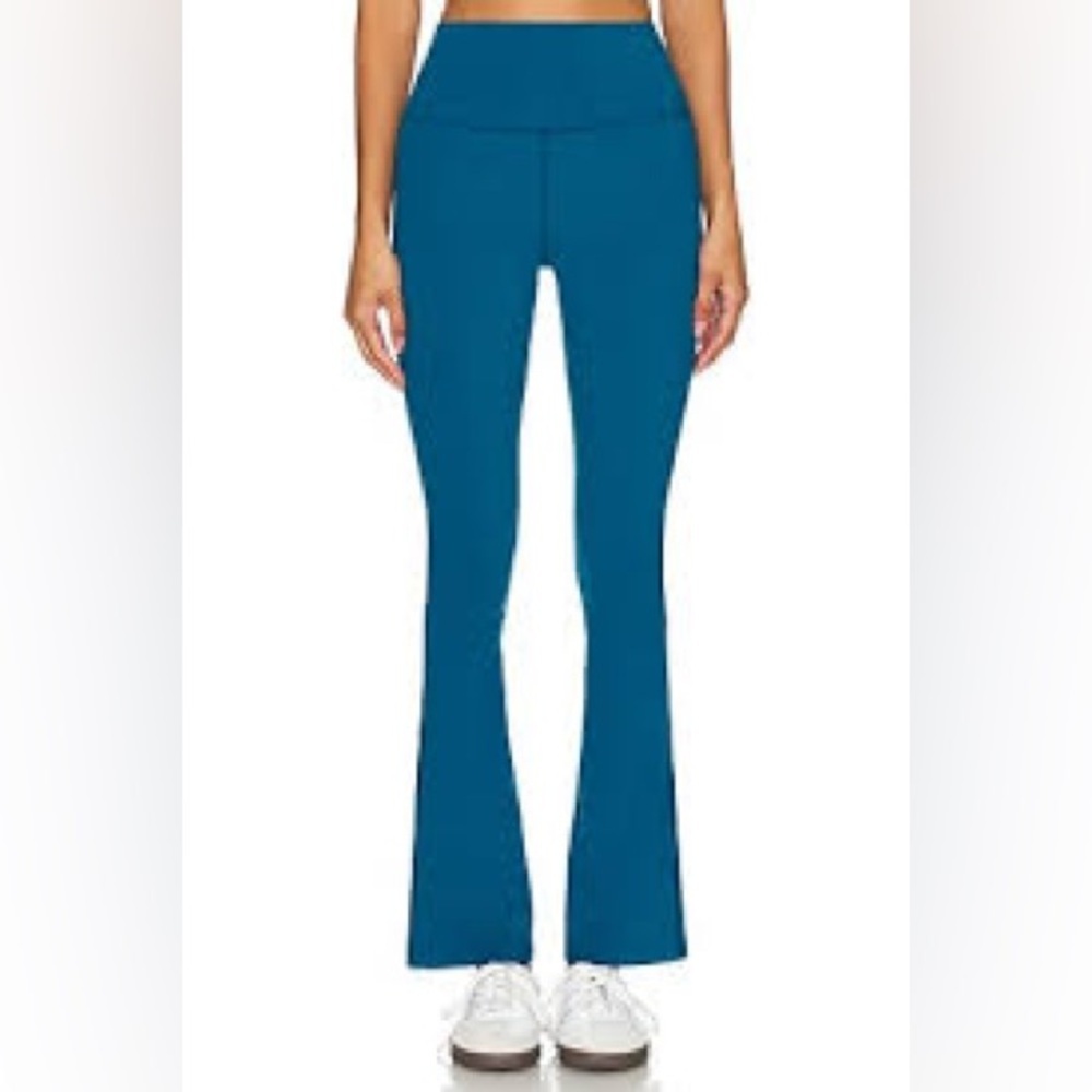 Spiritual Gangster Bootcut Leggings